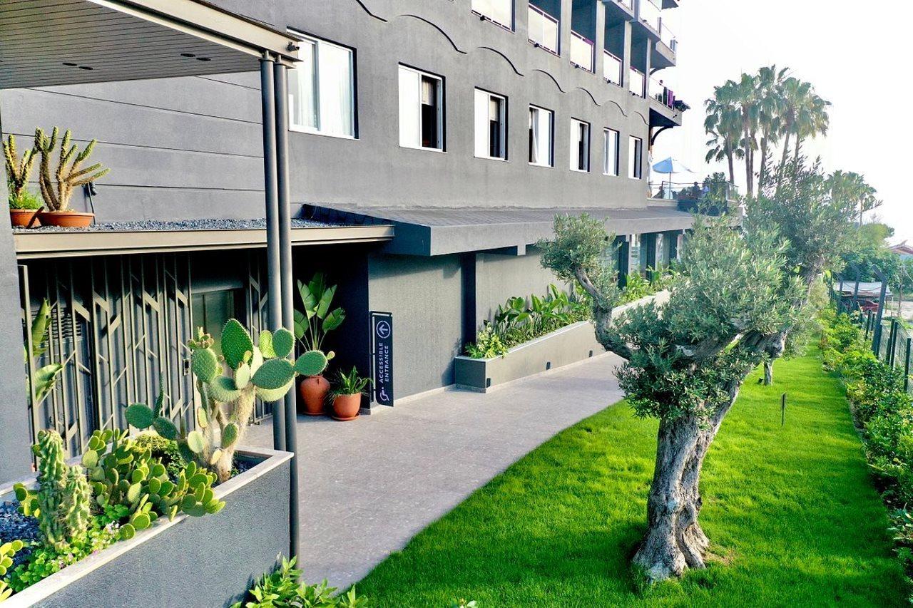 Thalia Unique Hotel Side Exterior foto