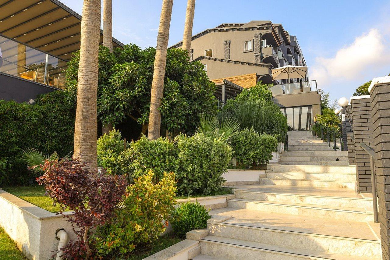 Thalia Unique Hotel Side Exterior foto